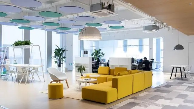 如何选择一款提升格调与效率的办公桌